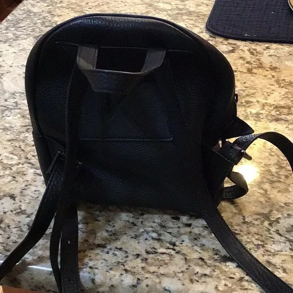 Kendall and Kylie backpack small  in good condition - Picture 3 of 5